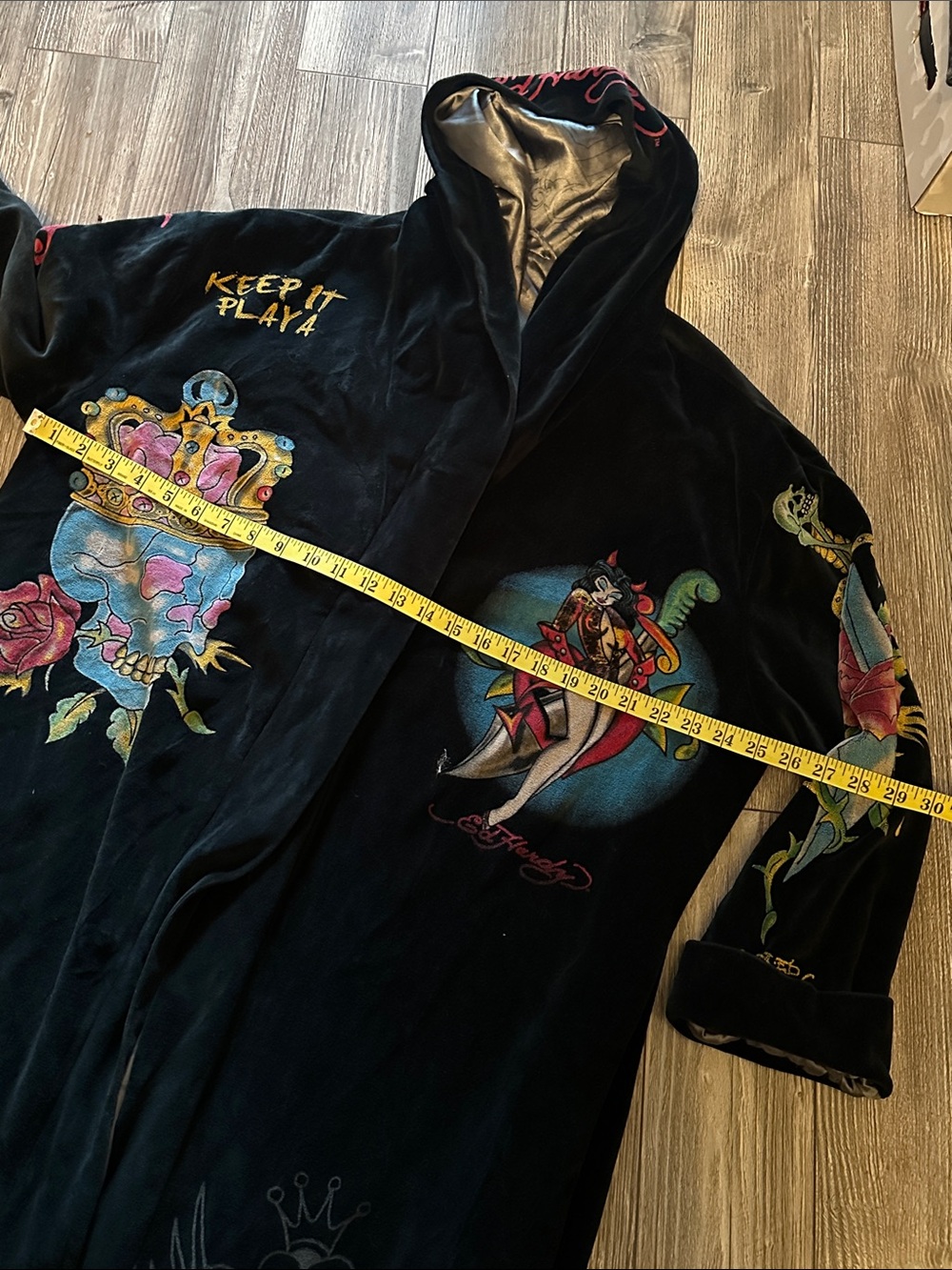Y2K Ed Hardy Velvet Robe Coat Skull Tattoo Graphic Black S/M Luxury Streetwear - Picture 15 of 15